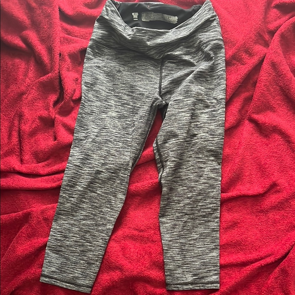 Medium Victoria Sport Gray Black Leggings